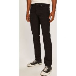 Levi's - Spodnie. Czarne spodnie męskie Levi's®, s, bez wzorów, z elastanu. W wyprzedaży za 269,90 zł.