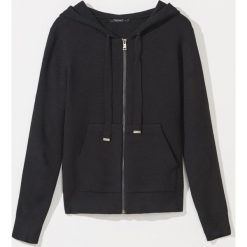 Dzianinowa bluza dresowa -. Bluzy damskie Mohito, z dzianiny, bez kaptura. Za 119,99 zł.