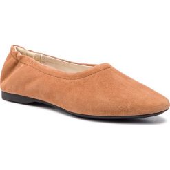 Baleriny VAGABOND - Maddie 4704-140-28 Nougat. Pomarańczowe baleriny damskie Vagabond, bez wzorów, ze skóry, bez obcasa, na obcasie. W wyprzedaży za 239,00 zł.