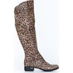 Kozaki za kolano na płaskiej podeszwie - skóra naturalna - model 128 - kolor panterka. Szare kozaki damskie Zapato, na co dzień, na zimę, z jeansu, eleganckie, przed kolano, na wysokim obcasie, na obcasie, bez zapięcia. W wyprzedaży za 367,50 zł.
