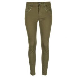 Desigual Spodnie Damskie Folky 34 Zielone. Zielone jeansy damskie marki Desigual, z jeansu. W wyprzedaży za 335,00 zł.