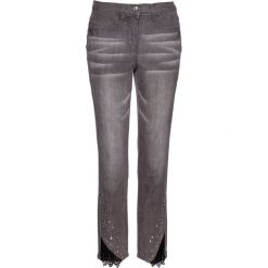 Dżinsy ze stretchem i koronką bonprix szary denim. Szare jeansy damskie marki bonprix. Za 89,99 zł.