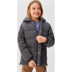 Mango Kids - Kurtka dziecięca Lucas 110-152 cm. Szare kurtki chłopięce Mango Kids, bez wzorów, z poliesteru, krótkie, z kapturem. Za 199,90 zł.