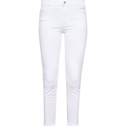 Jeansy damskie: J Brand MID RISE CAPRI Jeans Skinny Fit blanc