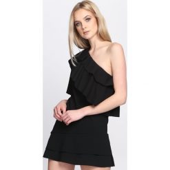 Czarna Sukienka Whatever. Czarne sukienki damskie letnie marki Born2be, s, z podwójnym kołnierzykiem, mini, asymetryczne. Za 69,99 zł.