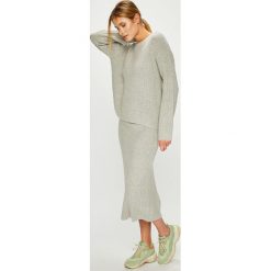 Answear - Sukienka Sweter+spódnica. Szare sukienki dzianinowe ANSWEAR, l, z okrągłym kołnierzem. Za 169,90 zł.