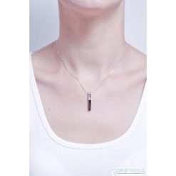Wisiorek krótki z kolekcji EDGY/ SILVER/onyx. Szare zawieszki damskie Pakamera, krótkie. Za 145,00 zł.