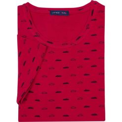 Męska czerwona koszulka T-shirt w samochody KTS1. Czerwone koszulki męskie Lanieri Fashion - swetry męskie, m, bez wzorów, z bawełny, casualowe, bez rękawów. W wyprzedaży za 65,00 zł.