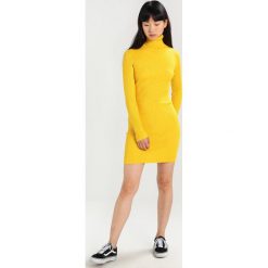 Sukienki dzianinowe: Bik Bok SANDRA Sukienka dzianinowa yellow