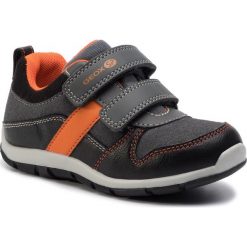 Sneakersy GEOX - B Heira B. A B943XA 0MEAF C0038 Black/Orange. Czarne trampki chłopięce Geox, bez wzorów, ze skóry ekologicznej, na rzepy. W wyprzedaży za 129,00 zł.