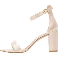 Rzymianki damskie: Kenneth Cole New York LEX Sandały champagne