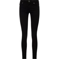 Jeansy Slim Fit LOVE MOSCHINO WQ38739S 3300. Czarne jeansy damskie Love Moschino, s, bez wzorów, z elastanu. W wyprzedaży za 419,00 zł.