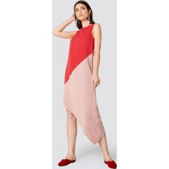 Trendyol Asymetryczna sukienka midi - Pink,Red. Szare sukienki asymetryczne marki Trendyol, na co dzień, z elastanu, casualowe, midi. W wyprzedaży za 72,78 zł.