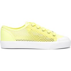 Guess Giney Tenisówki Żółty. Żółte trampki i tenisówki damskie Guess, z aplikacjami, z materiału, bez zapięcia. Za 373,95 zł.