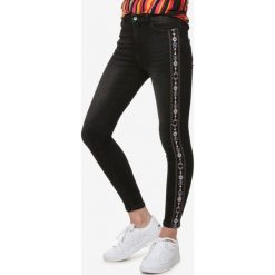 Desigual Olimpia Dżinsy Czarny. Czarne jeansy damskie Desigual. Za 464,95 zł.
