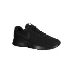 Buty damskie do szybkiego marszu Tanjun w kolorze czarnym. Czarne buty damskie do fitnessu marki Nike. W wyprzedaży za 179,99 zł.