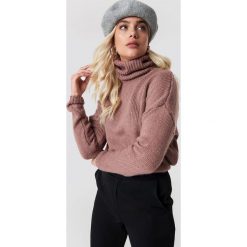 NA-KD Sweter oversize z wywijanym golfem - Pink. Różowe golfy damskie marki NA-KD, z dzianiny. Za 141,95 zł.