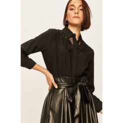 Answear - Koszula. Czarne bluzki damskie ANSWEAR, na co dzień, s, bez wzorów, z elastanu, eleganckie, z klasycznym kołnierzykiem, z długim rękawem. W wyprzedaży za 69,90 zł.