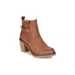 Botki Refresh 69306-CAMEL. Pomarańczowe botki damskie Refresh, bez obcasa, bez zapięcia. W wyprzedaży za 220,15 zł.