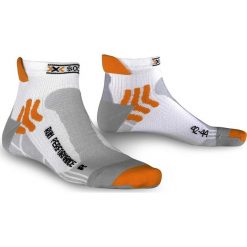 Skarpety X-SOCKS RUN PERFORMANCE. Białe skarpetki damskie X SOCKS, bez wzorów, z włókna. W wyprzedaży za 52,50 zł.