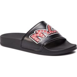 Klapki MCQ ALEXANDER MCQUEEN - Chrissie Slide 547040 R2589 1064 Black/Silver Studs. Czarne klapki damskie McQ Alexander McQueen, bez wzorów, ze skóry ekologicznej, bez obcasa. W wyprzedaży za 429,00 zł.