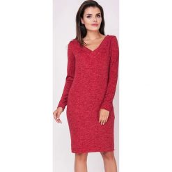 Sukienka w kolorze czerwonym. Czerwone sukienki damskie Jesienny butik, s, bez wzorów, bez kołnierzyka, bez rękawów, midi. W wyprzedaży za 92,95 zł.
