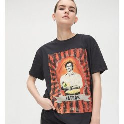 Koszulka Narcos - Brązowy. Pomarańczowe koszulki damskie Cropp, s. Za 59,99 zł.