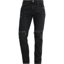Abercrombie & Fitch Jeansy Slim Fit black wash. Czarne jeansy męskie relaxed fit marki Abercrombie & Fitch. W wyprzedaży za 368,10 zł.