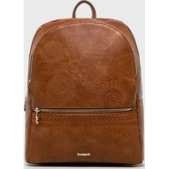 Desigual - Plecak. Żółte plecaki damskie Desigual, z haftami, z poliesteru. W wyprzedaży za 219,90 zł.