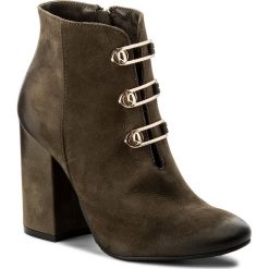 Botki CARINII - B4132 I43-000-PSK-C00. Zielone buty zimowe damskie Carinii, z nubiku, na obcasie. W wyprzedaży za 229,00 zł.