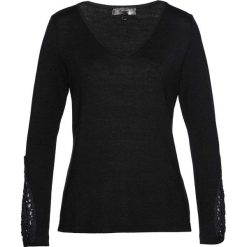 Sweter bonprix czarny. Czarne swetry damskie marki bonprix, bez wzorów, z dzianiny, bez rękawów, bez kaptura. Za 54,99 zł.