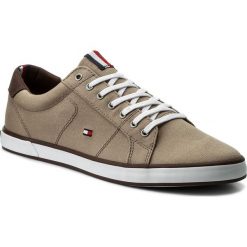Tenisówki TOMMY HILFIGER - Iconic Long Lace Sneaker FM0FM01536 Cobblestone 068. Pomarańczowe półbuty męskie TOMMY HILFIGER, bez wzorów, z gumy, bez zapięcia. Za 279,00 zł.
