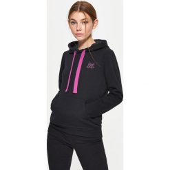 Bluza z kapturem - Czarny. Czarne bluzy damskie Cropp, s, bez wzorów, bez rękawów, z kapturem. Za 79,99 zł.