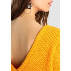 Swetry klasyczne damskie: NAKD DEEP VNECK Sweter orange