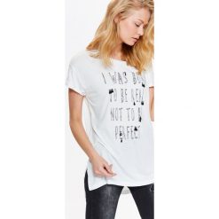 T-shirty damskie: DAMSKI T-SHIRT Z NADRUKIEM ORAZ OZDOBNYMI PACIORKAMI