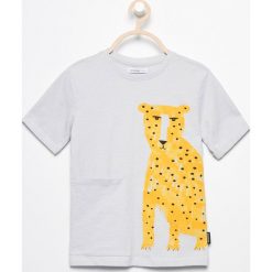 T-shirt z kieszenią - Jasny szar. Szare t-shirty chłopięce marki Reserved, s. Za 49,99 zł.