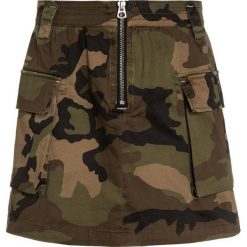 Replay Spódnica trapezowa military green. Zielone spódniczki dziewczęce trapezowe marki Replay, z elastanu. Za 329,00 zł.