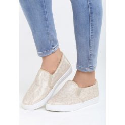 Beżowe Slip On Saturday Sun. Brązowe trampki damskie slip on Born2be, ze skóry. Za 79,99 zł.
