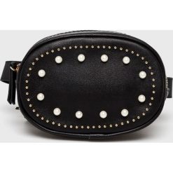 Vero Moda - Torebka 10213941. Czarne nerki damskie Vero Moda, w paski, z poliesteru, małe, bez dodatków. W wyprzedaży za 79,90 zł.