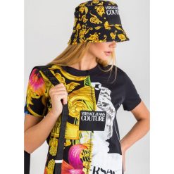 CZAPKA Versace Jeans Couture. Czarne czapki damskie Versace Jeans Couture, z aplikacjami, z bawełny. Za 307,30 zł.