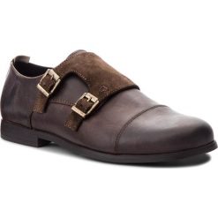 Półbuty GUESS - FMDAR4 LEA13 BROWN. Pomarańczowe półbuty męskie Guess, na co dzień, z aplikacjami, ze skóry, eleganckie, bez zapięcia. W wyprzedaży za 389,00 zł.