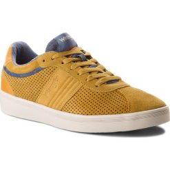 Sneakersy WRANGLER - Micky City WM181040 Honey Gold 110. Żółte sneakersy męskie marki Wrangler, na co dzień, bez wzorów, z zamszu, bez zapięcia. W wyprzedaży za 209,00 zł.