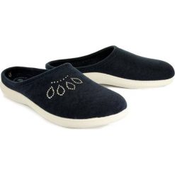 INBLU BS-43 granatowy, kapcie damskie. Niebieskie kapcie damskie Inblu, z tkaniny. Za 49,90 zł.