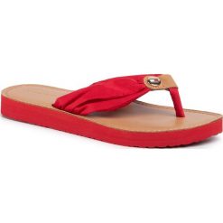 Japonki TOMMY HILFIGER - Leather Footbed Beach Sandal FW0FW00475 Primary Red XLG. Czerwone klapki damskie TOMMY HILFIGER, bez wzorów, ze skóry, bez obcasa. W wyprzedaży za 159,00 zł.