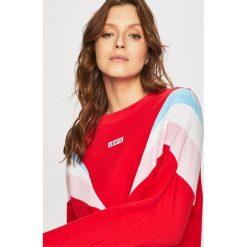 Levi's - Sukienka. Czerwone sukienki damskie Levi's®, na co dzień, s, z nadrukiem, z bawełny, z okrągłym kołnierzem, bez rękawów, proste. W wyprzedaży za 239,90 zł.