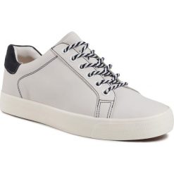 Sneakersy CAPRICE - 9-23203-24 White/Ocean 182. Białe półbuty damskie Caprice, na co dzień, bez wzorów, ze skóry, bez obcasa, na płaskiej podeszwie, bez zapięcia. W wyprzedaży za 179,00 zł.