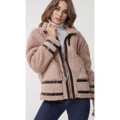 Beżowa Kurtka Fauntleroy. Brązowe kurtki damskie Born2be, na zimę, s, w paski, bez kaptura. Za 309,99 zł.