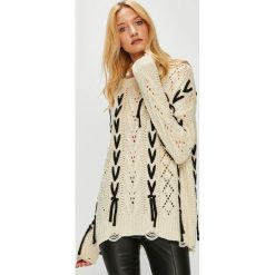 Medicine - Sweter Hand Made. Białe swetry klasyczne damskie MEDICINE, l, z dzianiny, z okrągłym kołnierzem. W wyprzedaży za 111,90 zł.
