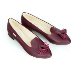 Balerinki z ostrym noskiem - skóra naturalna - model 045 - kolor bordowy. Czerwone baleriny damskie Zapato, bez wzorów, z jeansu, klasyczne, bez obcasa, na obcasie. W wyprzedaży za 179,40 zł.