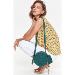 Bluzka damska w kwiaty, na wiele okazji. Żółte bluzki damskie Top Secret, w kwiaty, eleganckie, bez kołnierzyka, bez rękawów. W wyprzedaży za 39,99 zł.